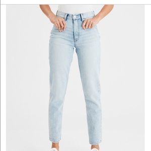 Mom jeans American eagle, like new condition